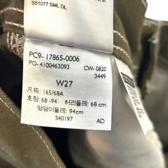 Levi's Women's 724 High Rise Straight Carpenter Cropped Jeans - Picture 7 of 13